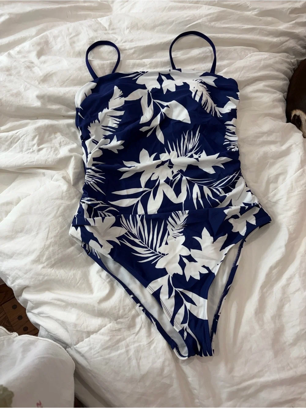 Cupshe Navy White Tropical Ruched Strappy One-Piece Swimsuit